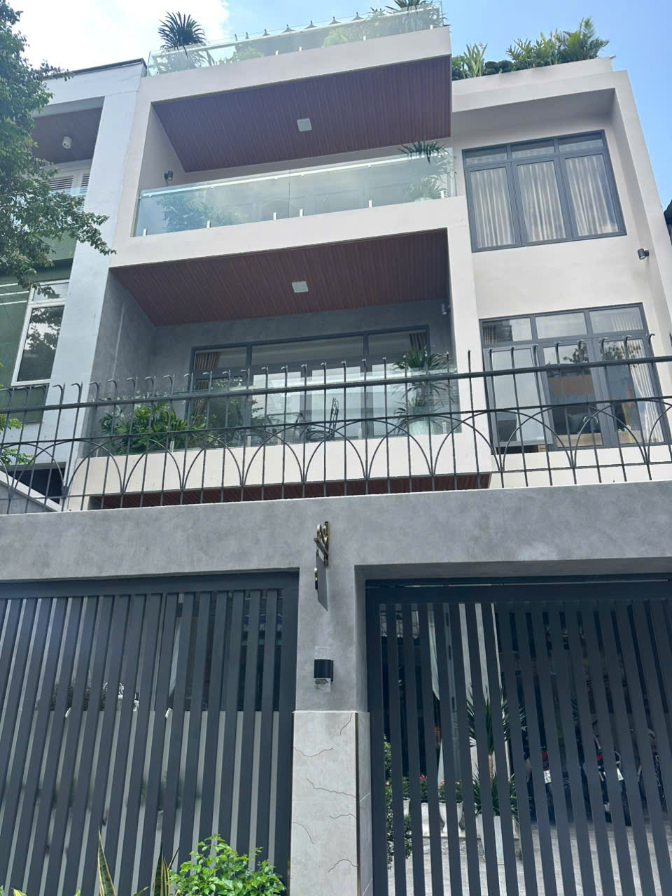 BIỆT THỰ SÂN VƯỜN CAO CẤP - TRUNG TÂM QUẬN 5 1