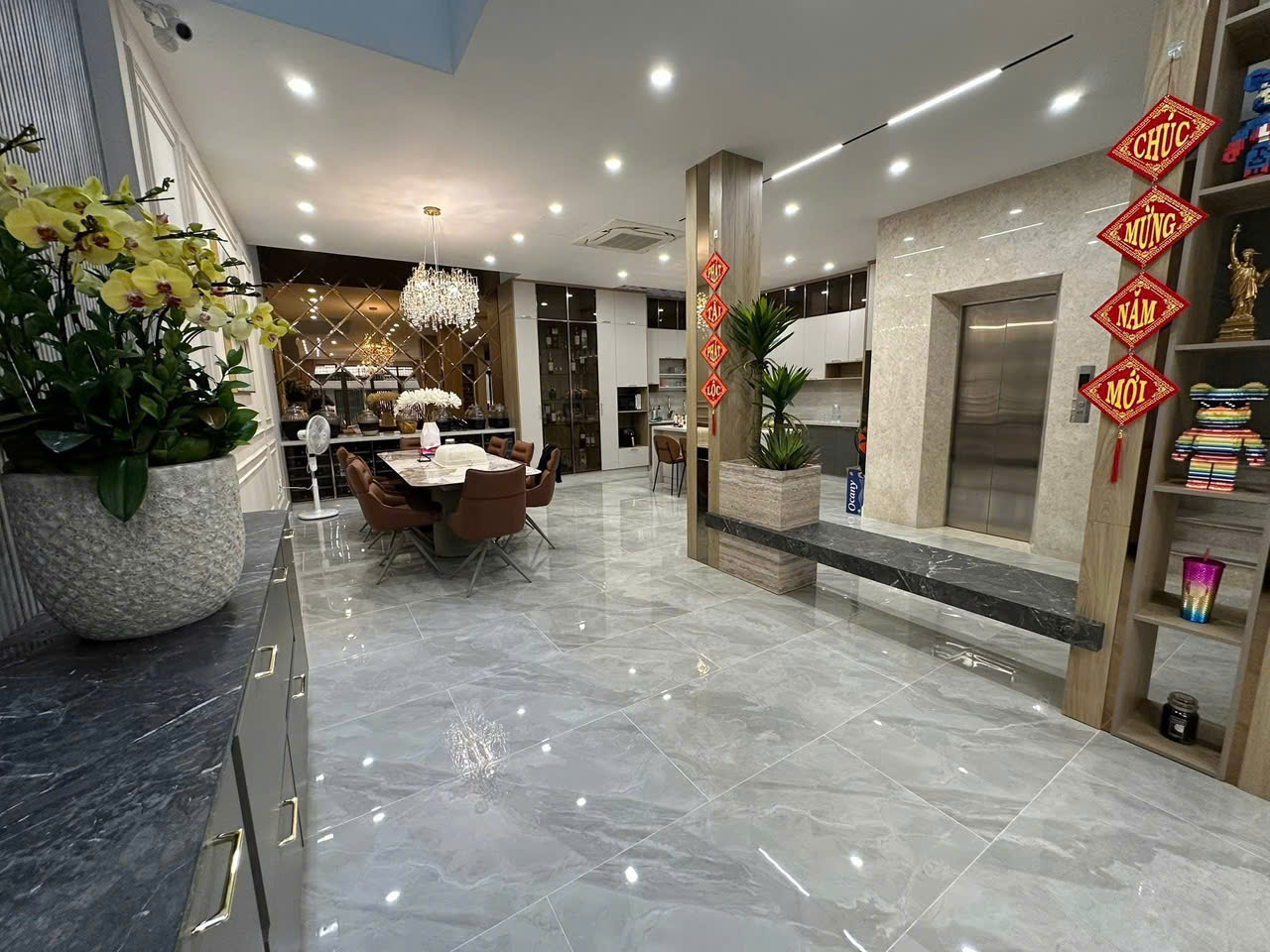 BIỆT THỰ SÂN VƯỜN CAO CẤP - TRUNG TÂM QUẬN 5 3