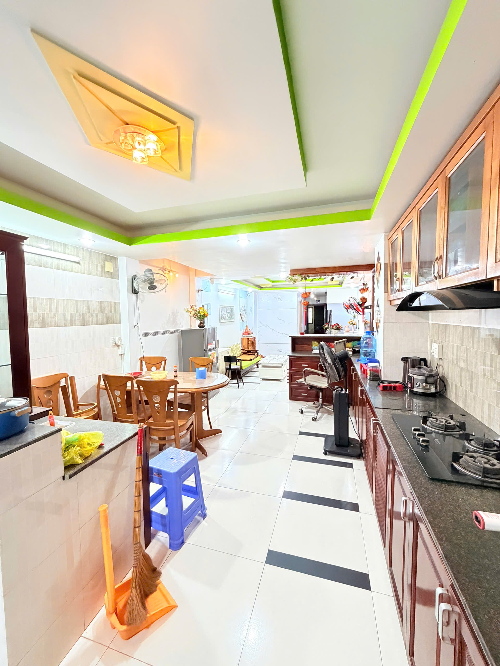 TOÀ CHDV NGAY CHỢ KIM BIÊN 2