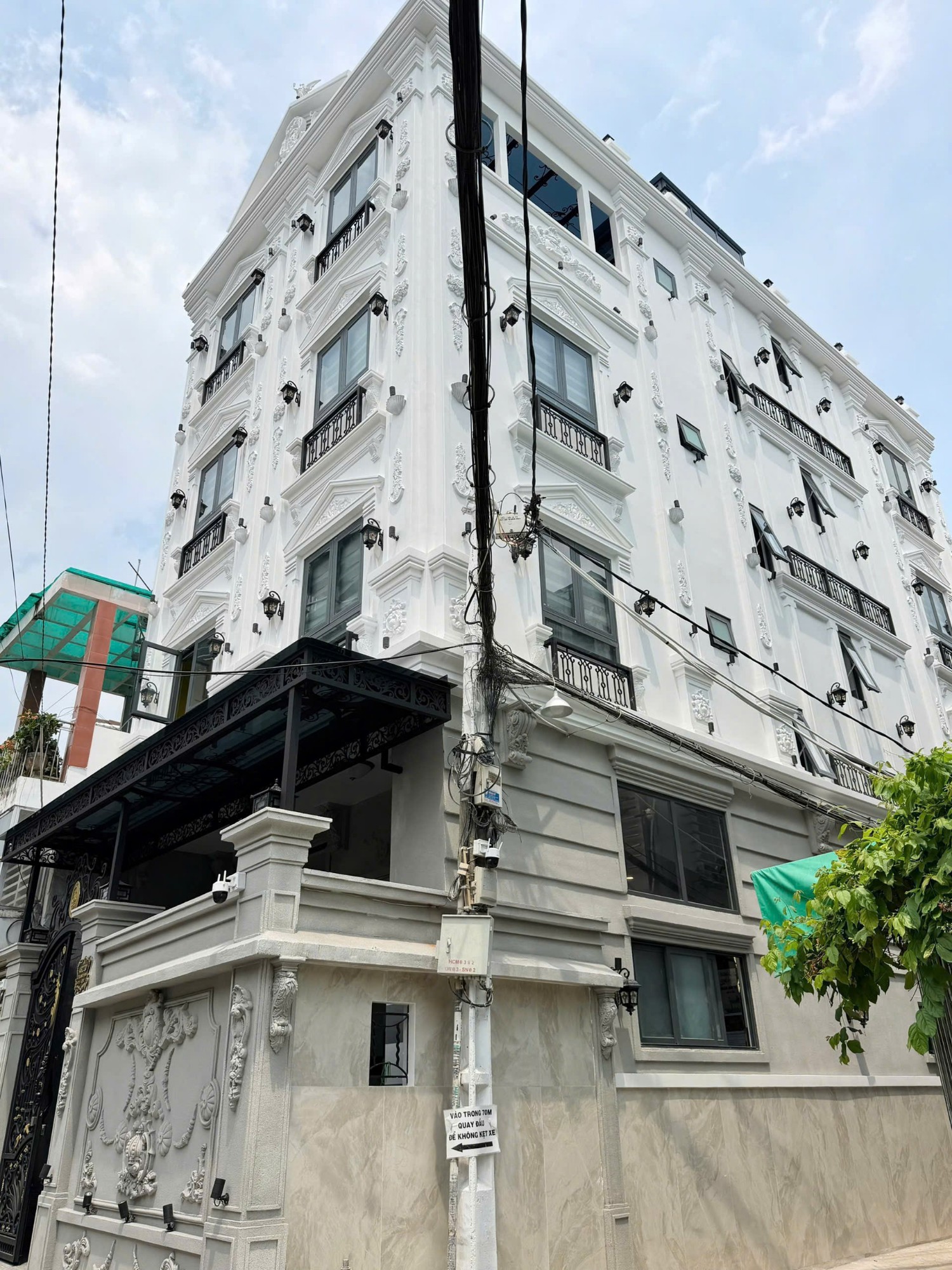 Góc 2 Mặt Hẻm - 15 Phòng - Thang Máy - Có Dòng Tiền Ngay 2