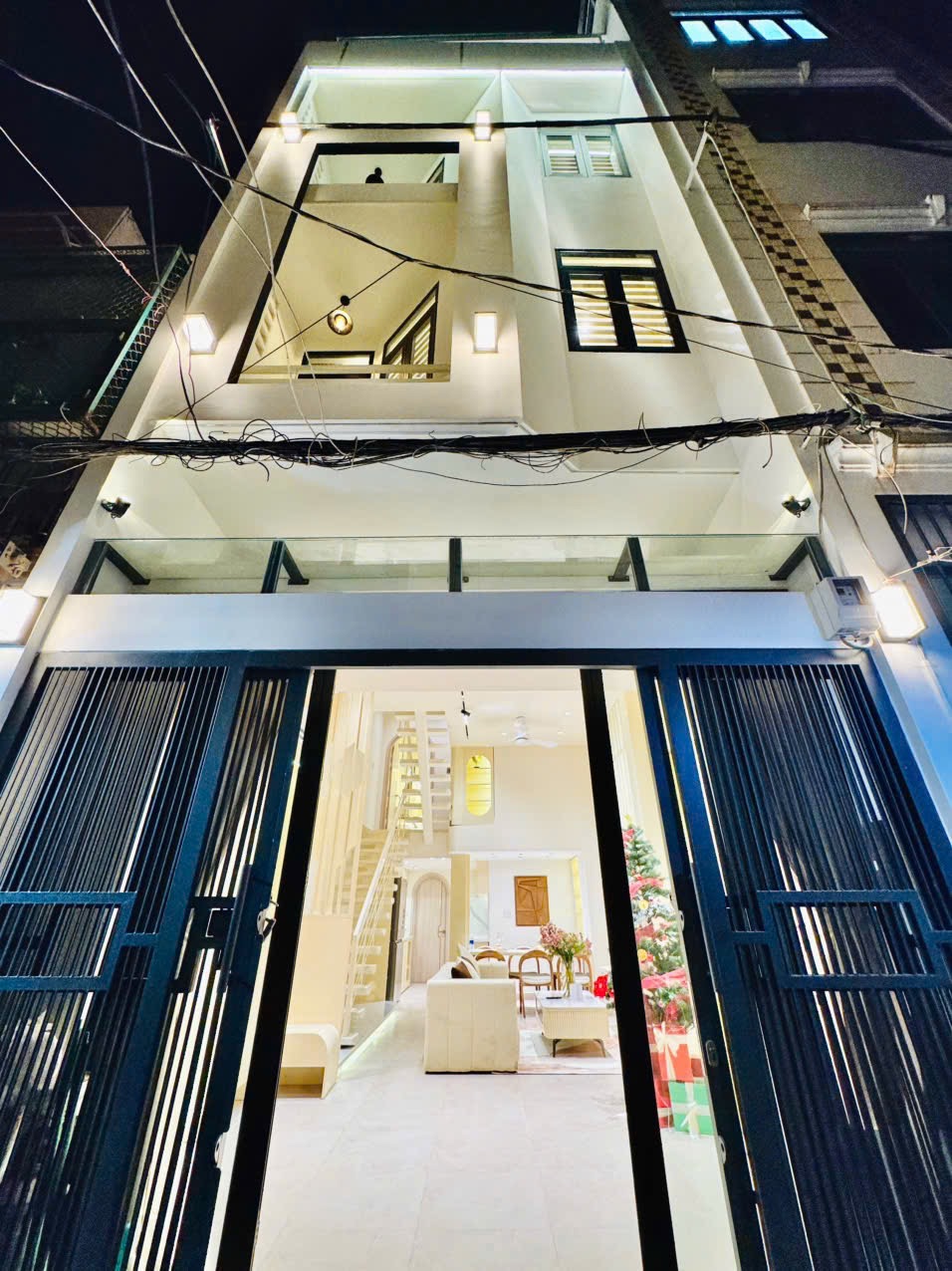 🏡🏡CHO THUÊ NHÀ NGUYÊN CĂN Q3 👍👍 ĐẸP FULL NỘI THẤT SANG TRỌNG ĐẲNG SỜ CẤP - GIÁP QUẬN 1 😝😝 1