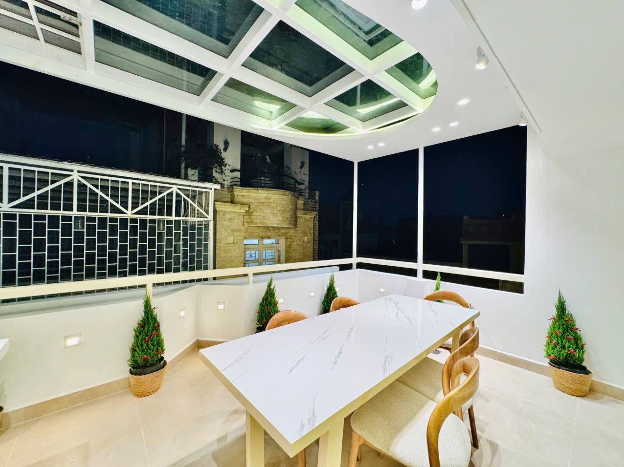 🏡🏡CHO THUÊ NHÀ NGUYÊN CĂN Q3 👍👍 ĐẸP FULL NỘI THẤT SANG TRỌNG ĐẲNG SỜ CẤP - GIÁP QUẬN 1 😝😝 4